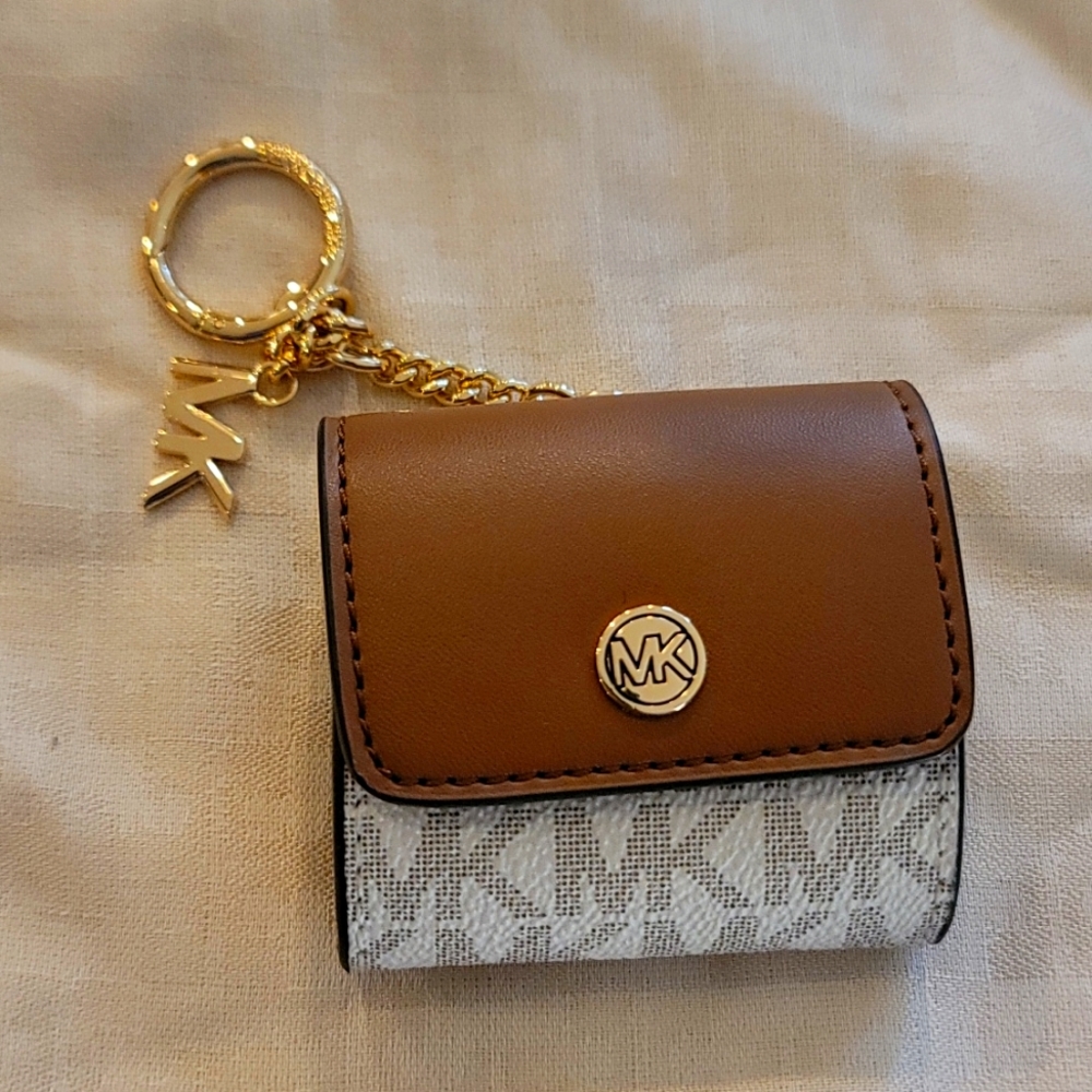 Michael kors Airpod case